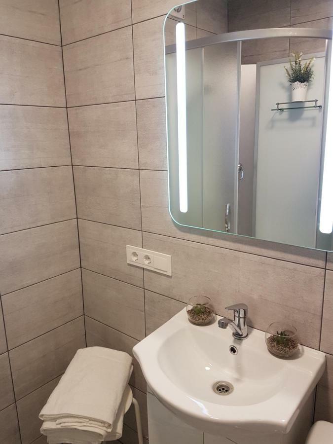 J&E Neries Apartment Kaunas Kültér fotó